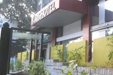 Istay Hotels Infantry Road Bangalore Exterior photo