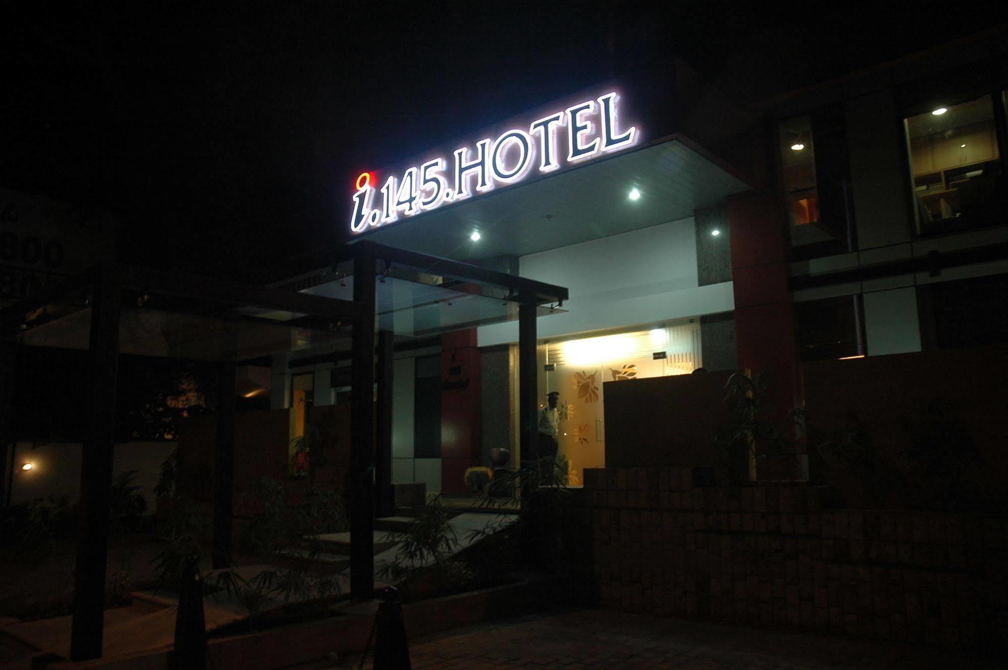 Istay Hotels Infantry Road Bangalore Exterior photo
