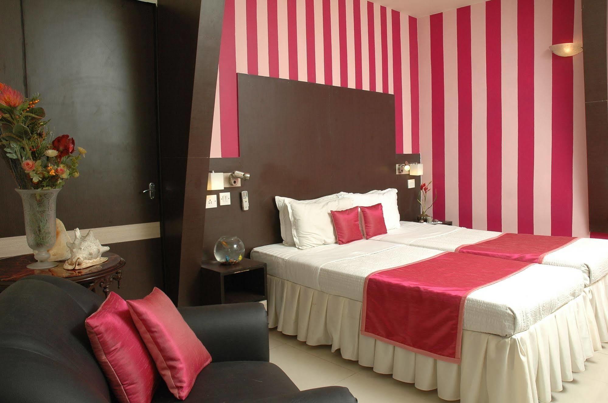 Istay Hotels Infantry Road Bangalore Exterior photo