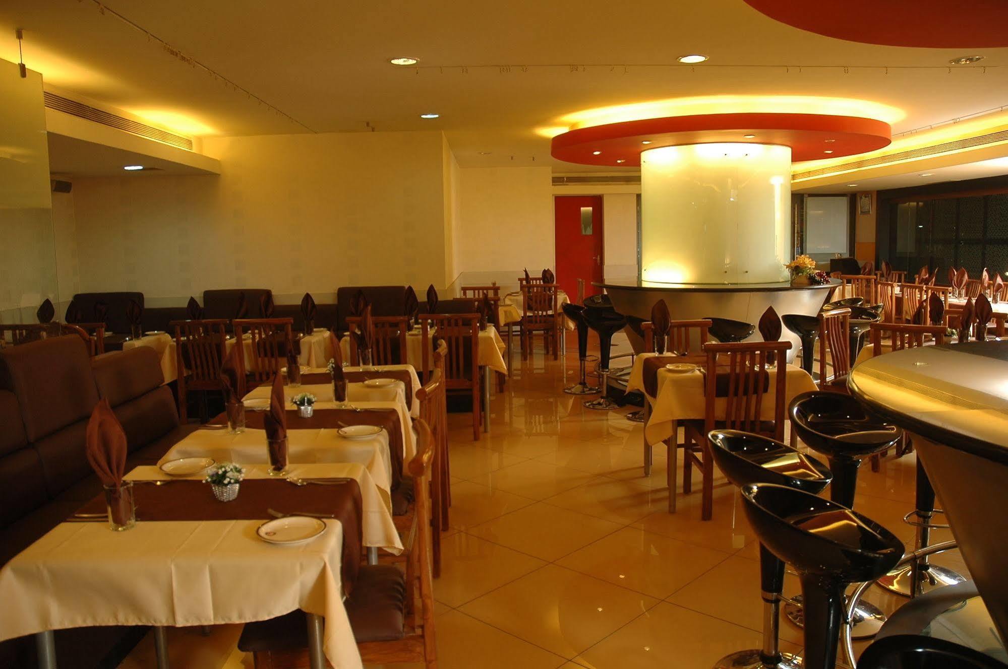 Istay Hotels Infantry Road Bangalore Exterior photo