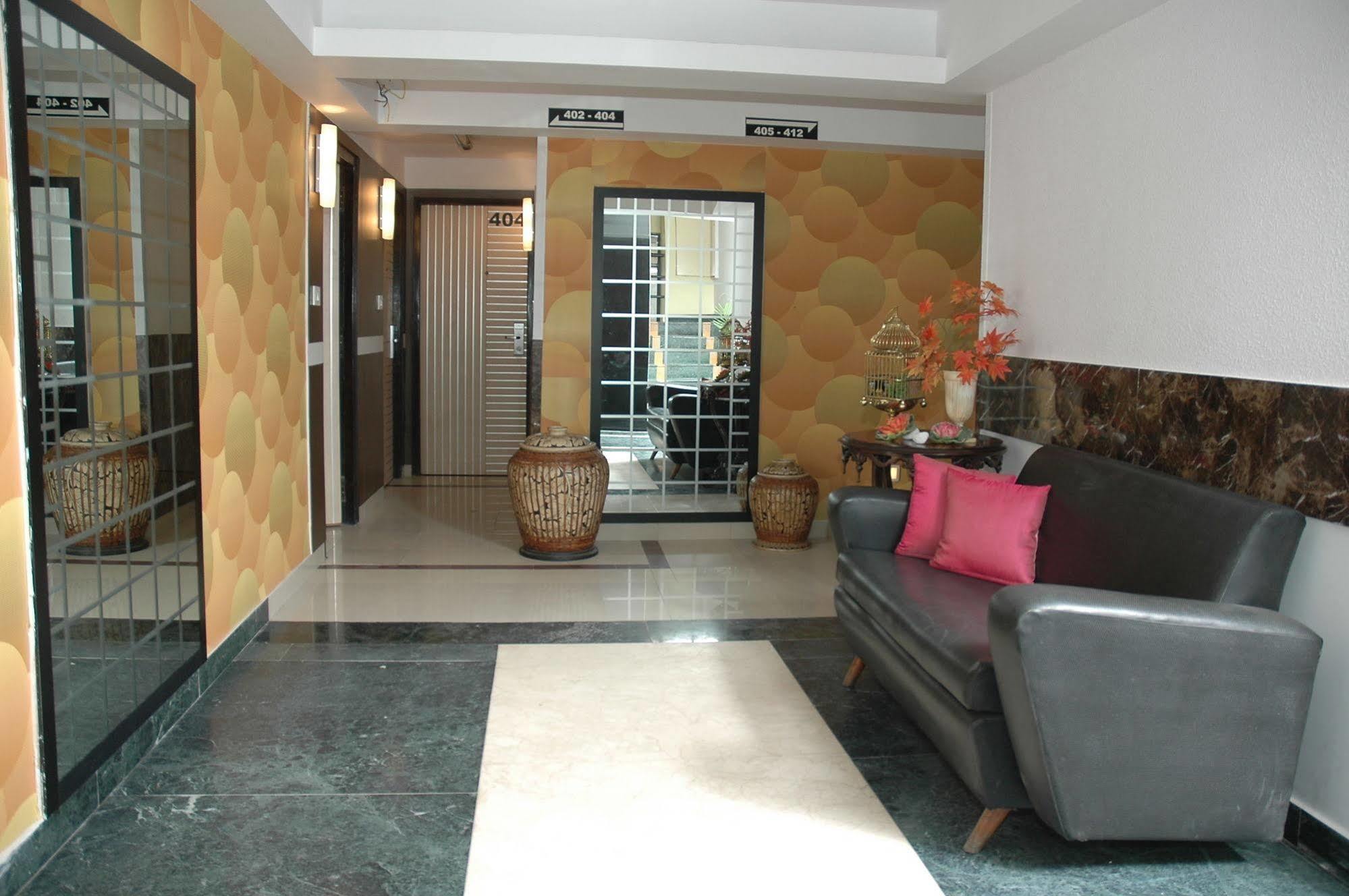 Istay Hotels Infantry Road Bangalore Exterior photo