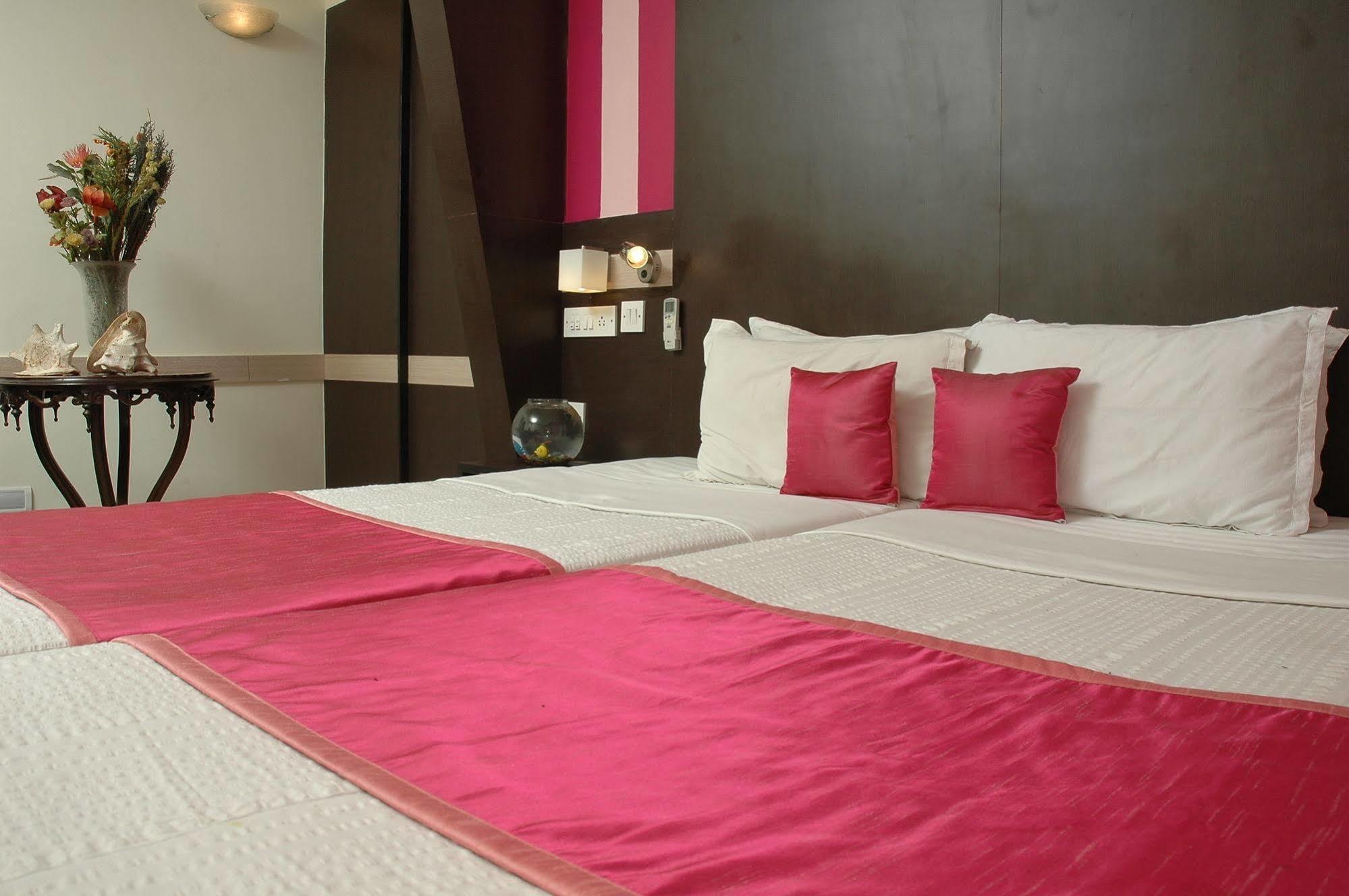 Istay Hotels Infantry Road Bangalore Exterior photo
